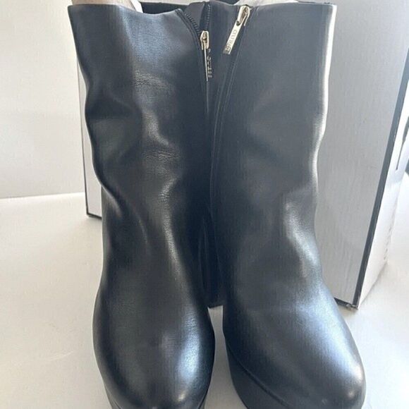 GUESS Women's Crafty 9.5M Heavy Platform Booties boots high heels, club shoes - Picture 6 of 16